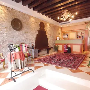 *** Otel Ca' Dei Polo İtalya